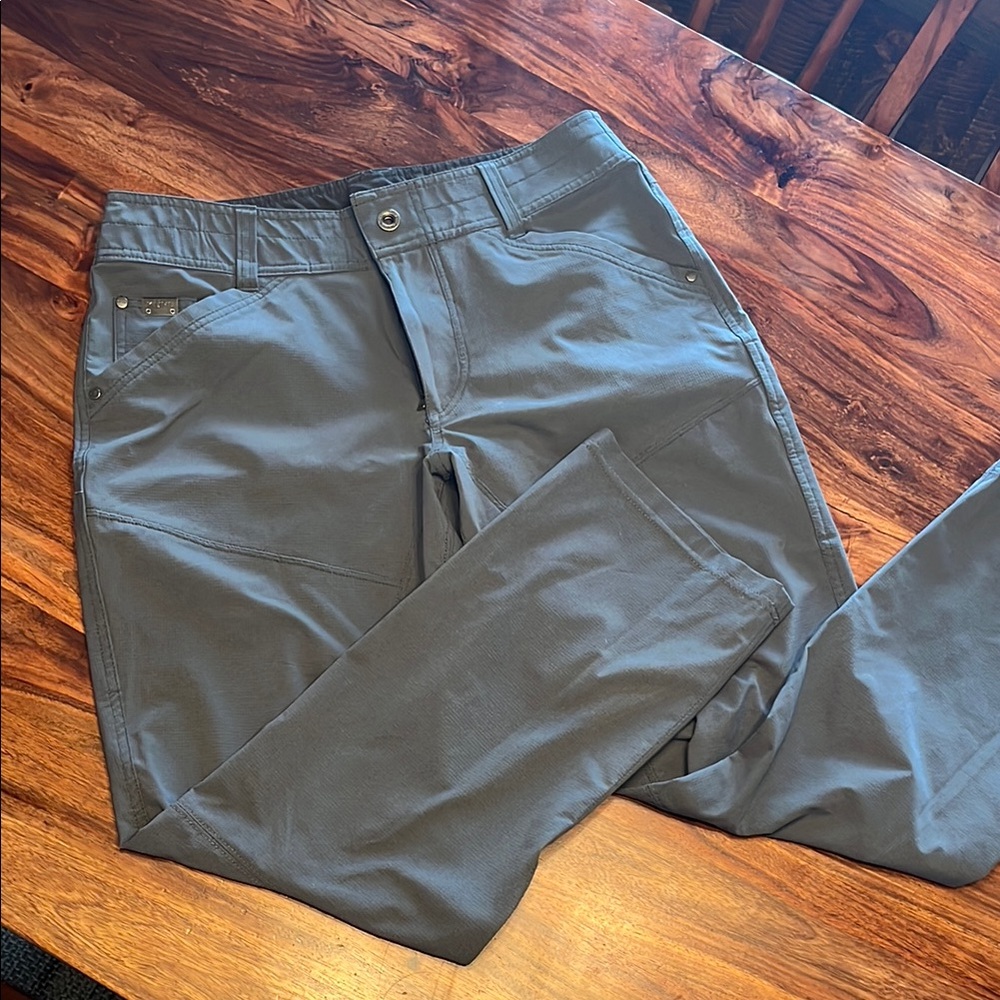 Kuhl Gray Cargo Pants Lightweight and Versatile